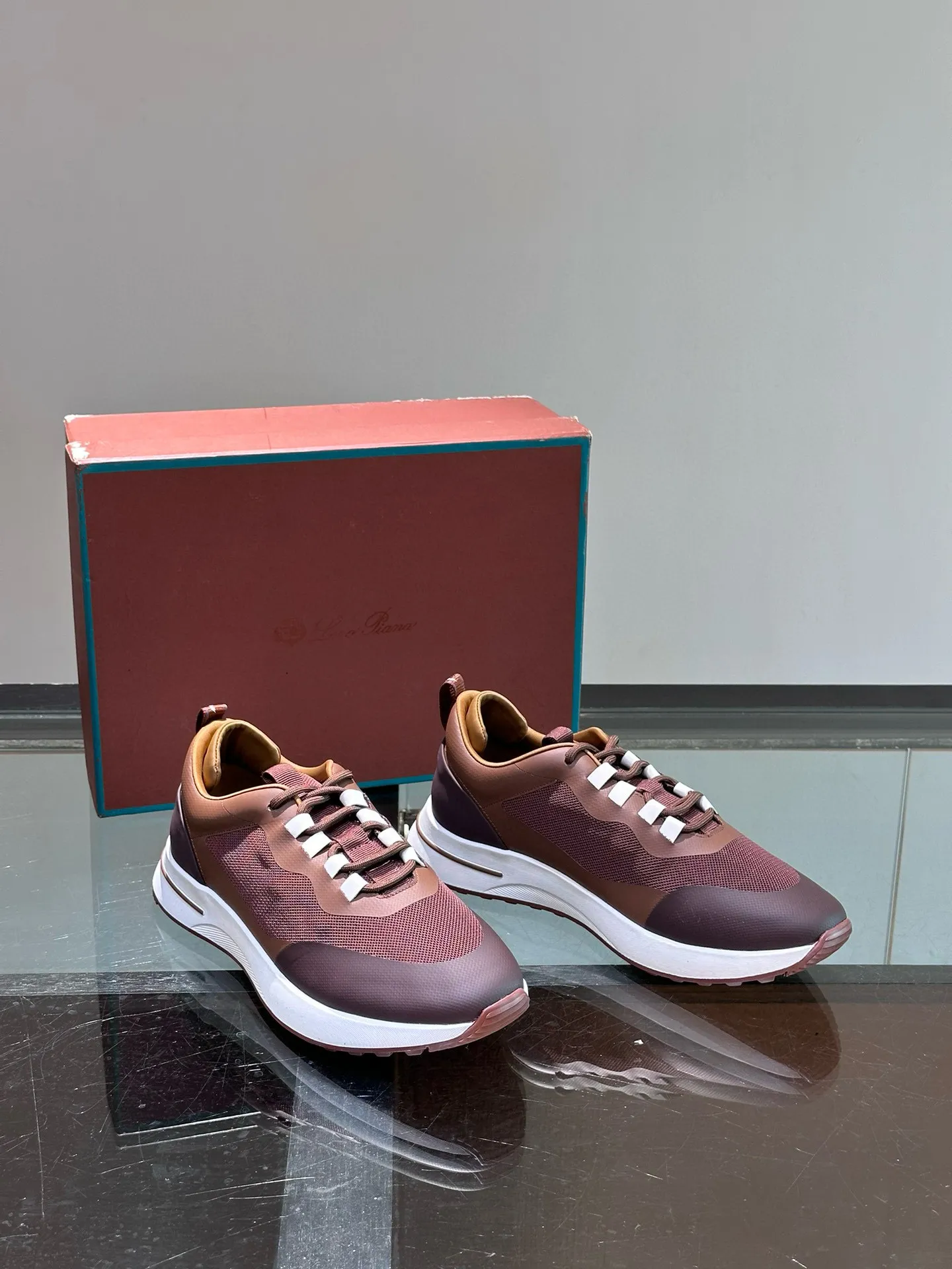 Factory price: 540💰Loro men's shoes💰iana niche Loro classic jogging shoes, men's lace-up casual shoes and sneakers, high-quality lightweight and comfortable fabrics, suitable for outdoor leisure, the color scheme is young and energetic, and it looks great with sportswear or casual suits! Size: 39-45 (38, 46 customized)